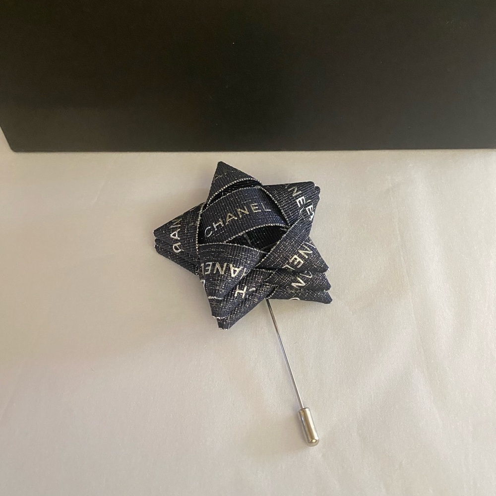 Ribbon Bow Brooch Pin